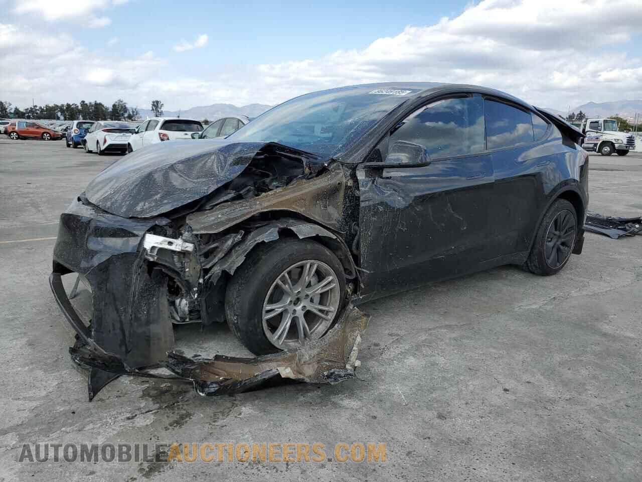 7SAYGDEE3RF080793 TESLA MODEL Y 2024