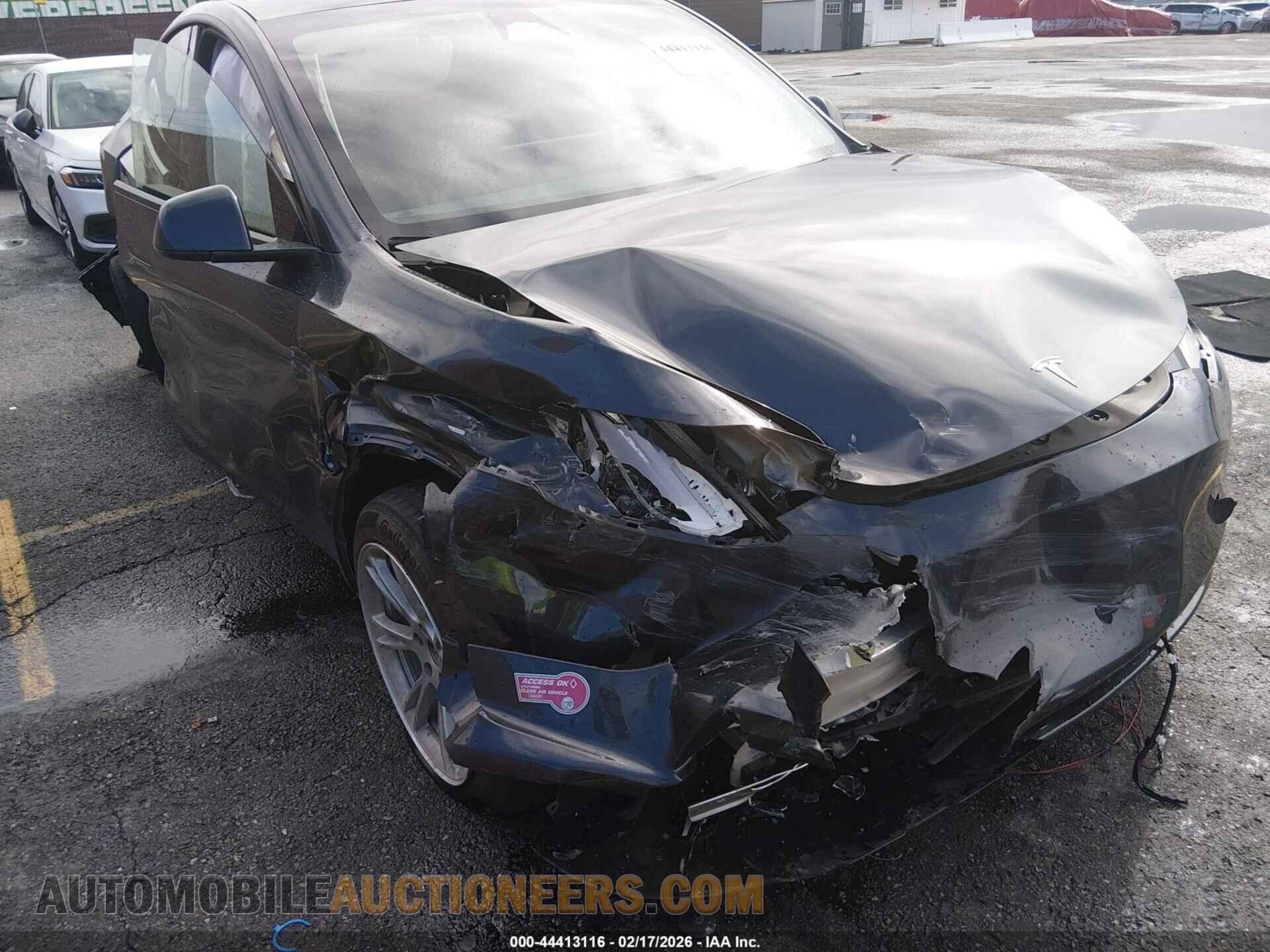 7SAYGDEE4RF064294 TESLA MODEL Y 2024