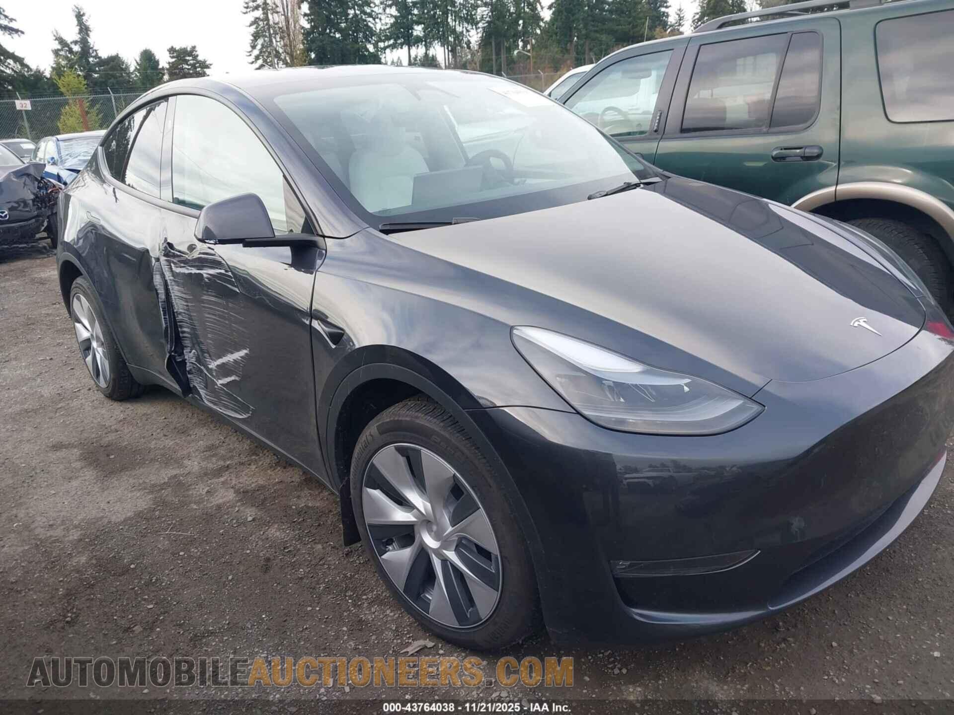 7SAYGDEE4RF065655 TESLA MODEL Y 2024