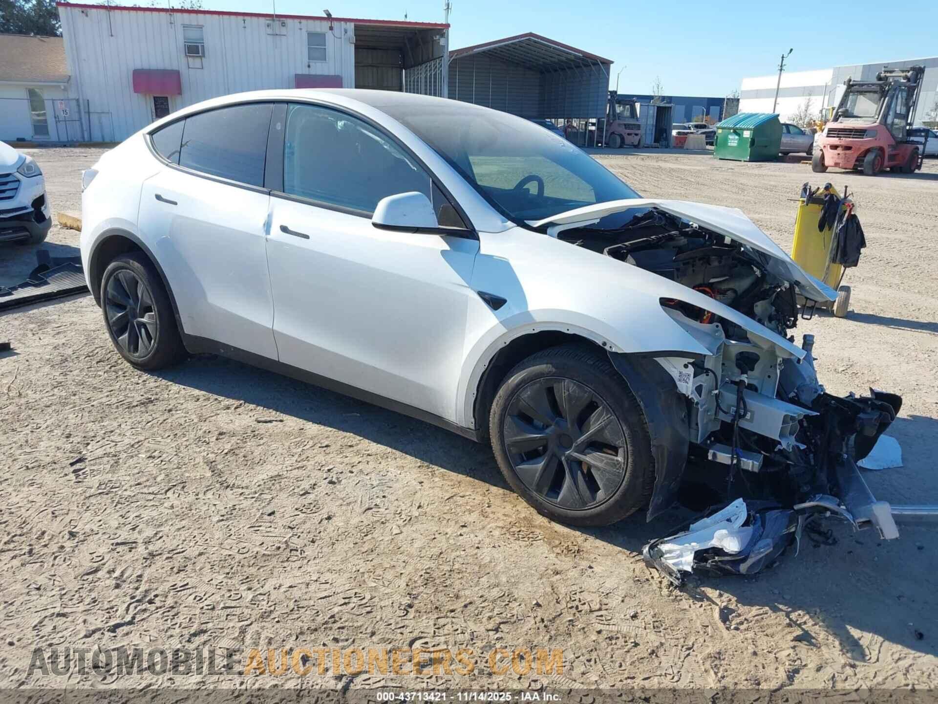 7SAYGDEE4SA352948 TESLA MODEL Y 2025