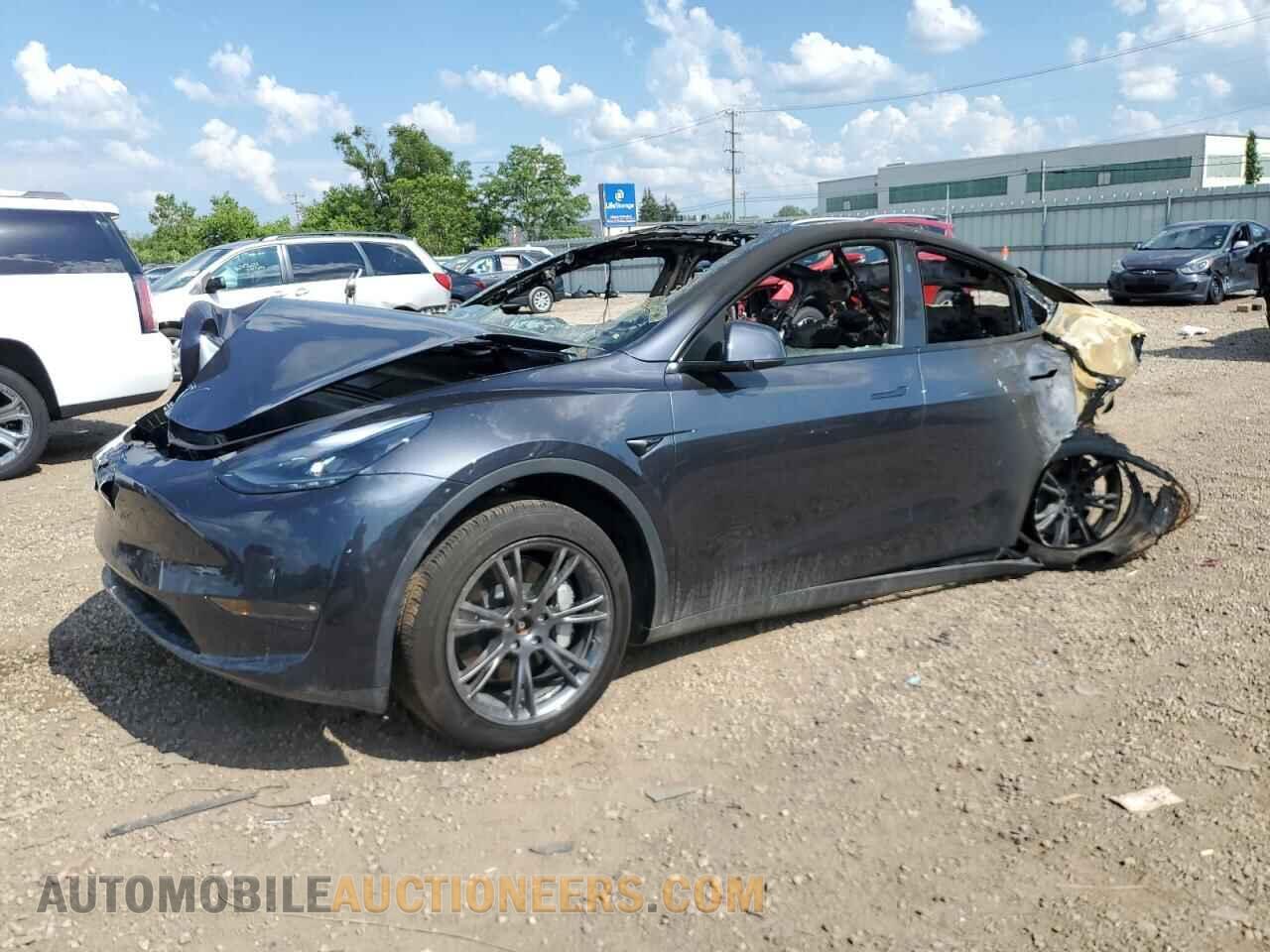7SAYGDEE4SF254635 TESLA MODEL Y 2025