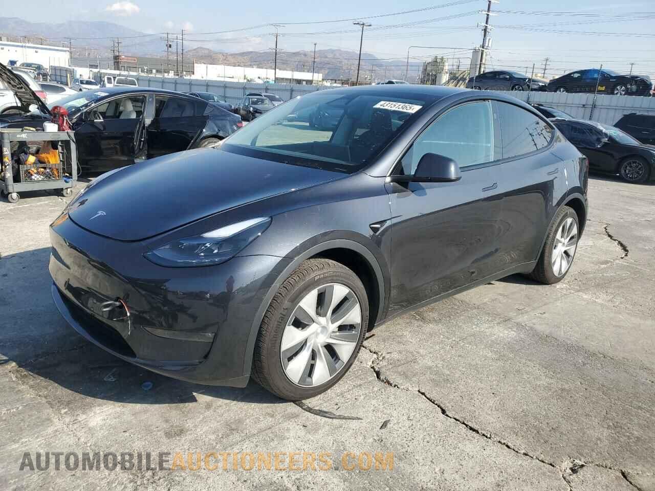 7SAYGDEE5RF005285 TESLA MODEL Y 2024