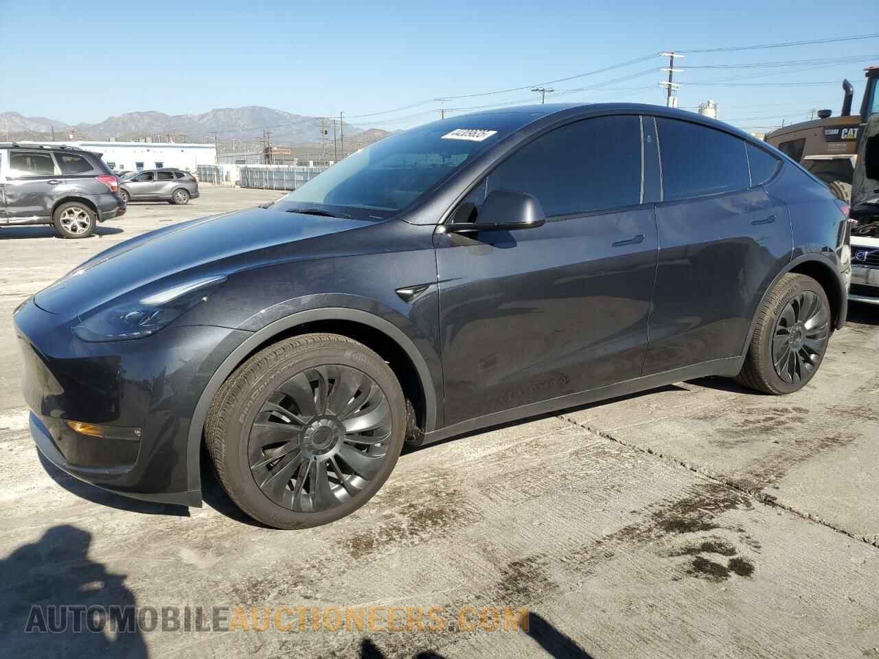 7SAYGDEE5RF068449 TESLA MODEL Y 2024