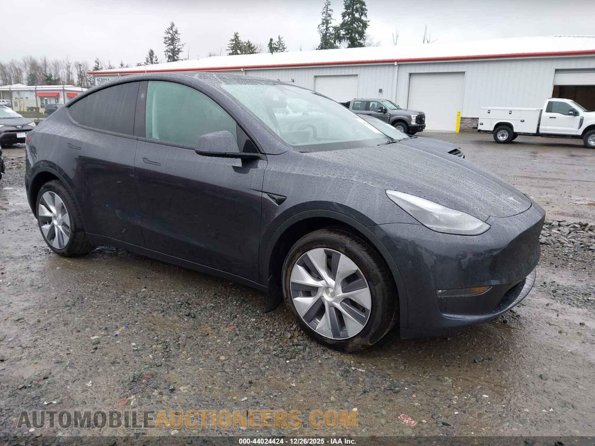 7SAYGDEE5RF080472 TESLA MODEL Y 2024