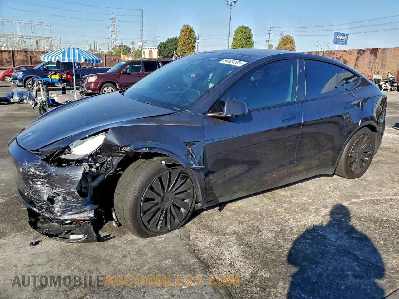 7SAYGDEE5RF081900 TESLA MODEL Y 2024