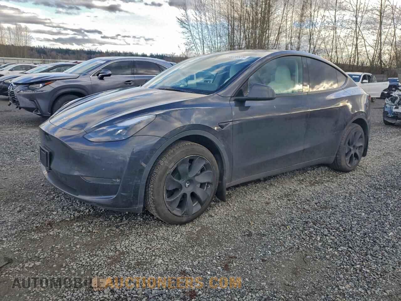 7SAYGDEE5RF088927 TESLA MODEL Y 2024