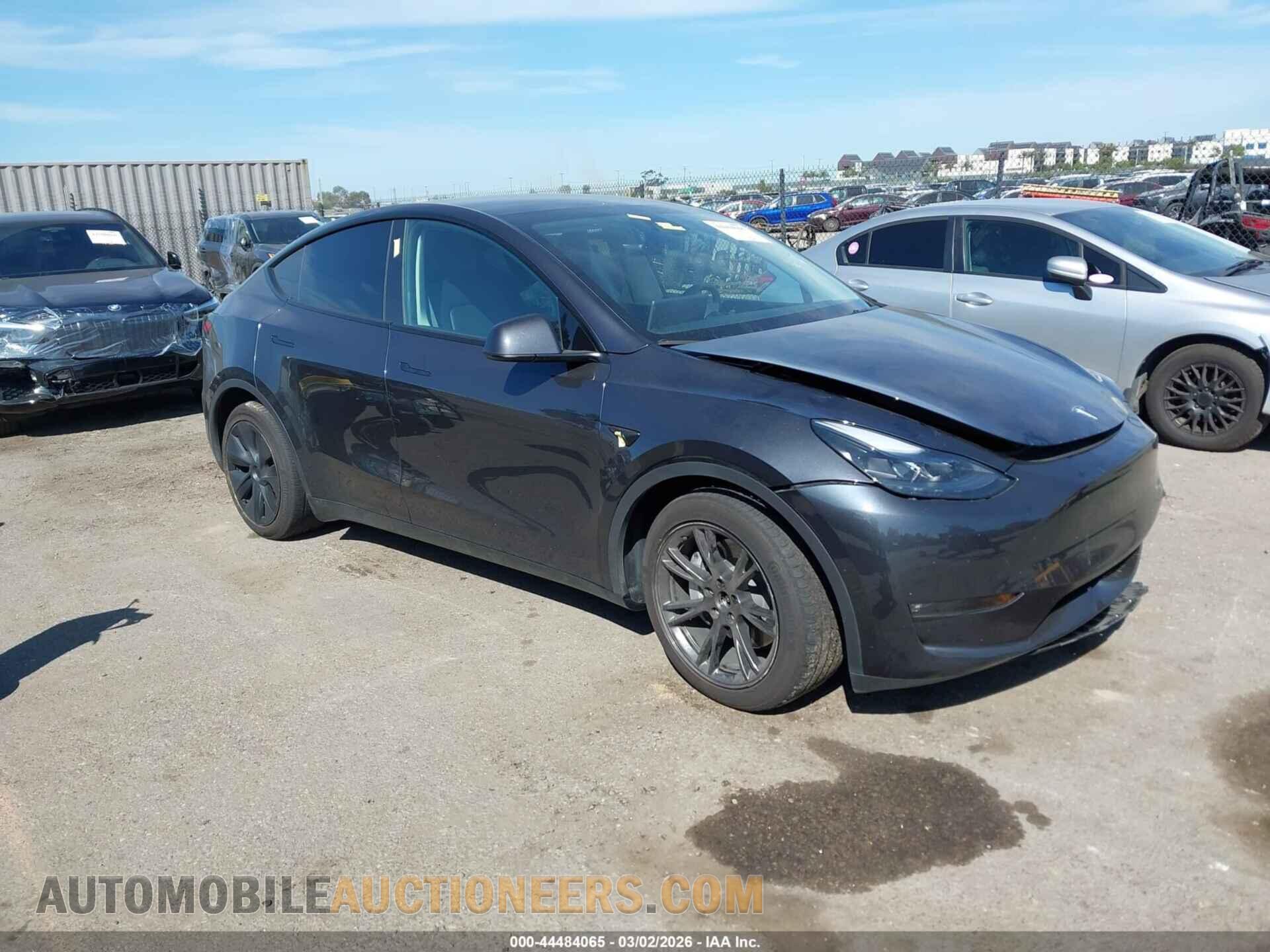 7SAYGDEE5RF151699 TESLA MODEL Y 2024