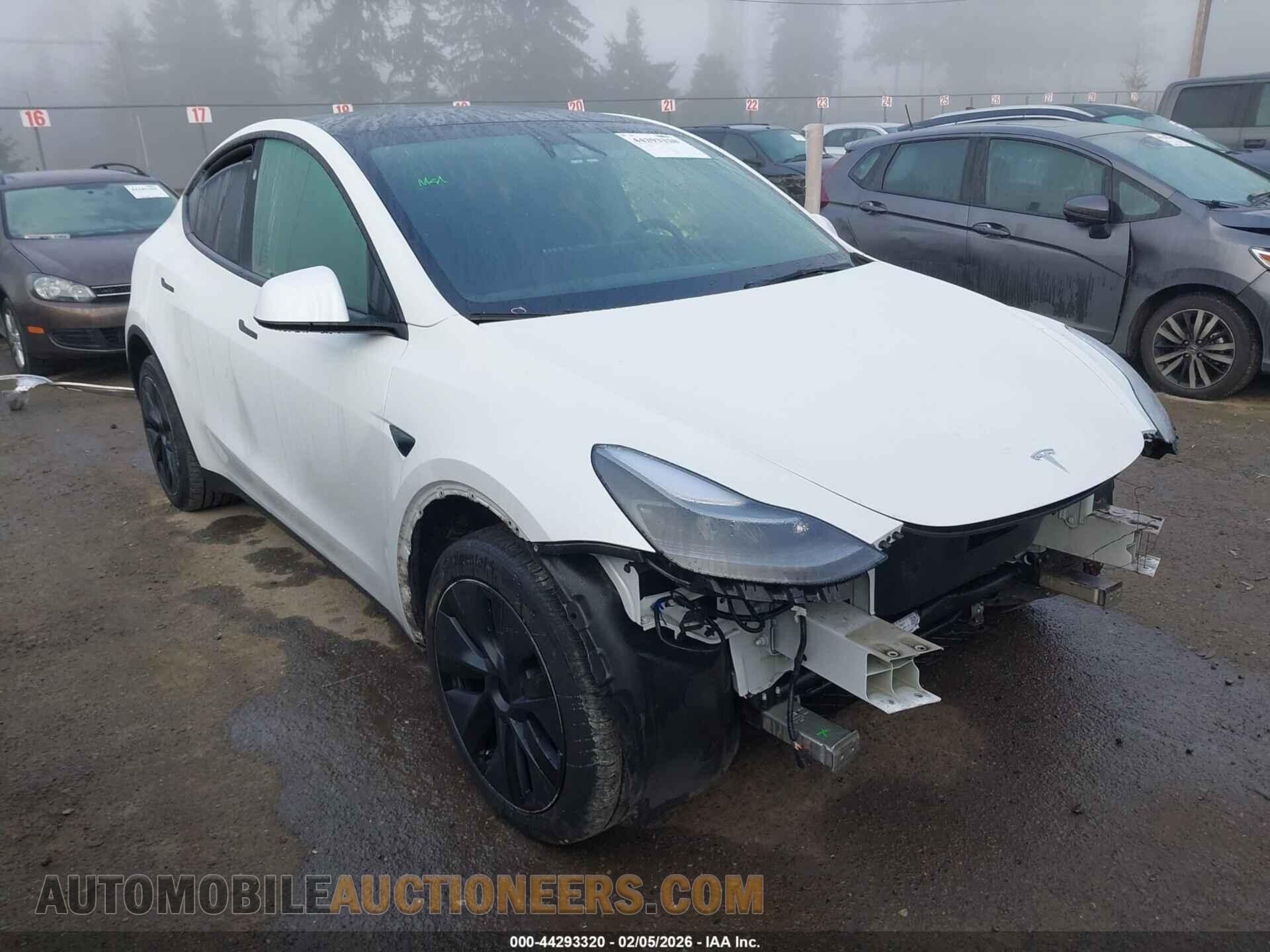 7SAYGDEE5RF206099 TESLA MODEL Y 2024