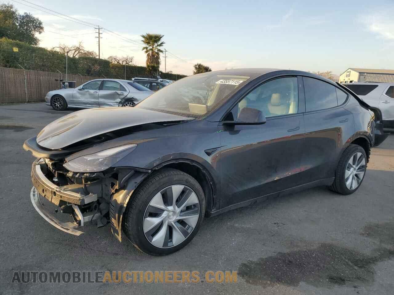 7SAYGDEE6RF013752 TESLA MODEL Y 2024