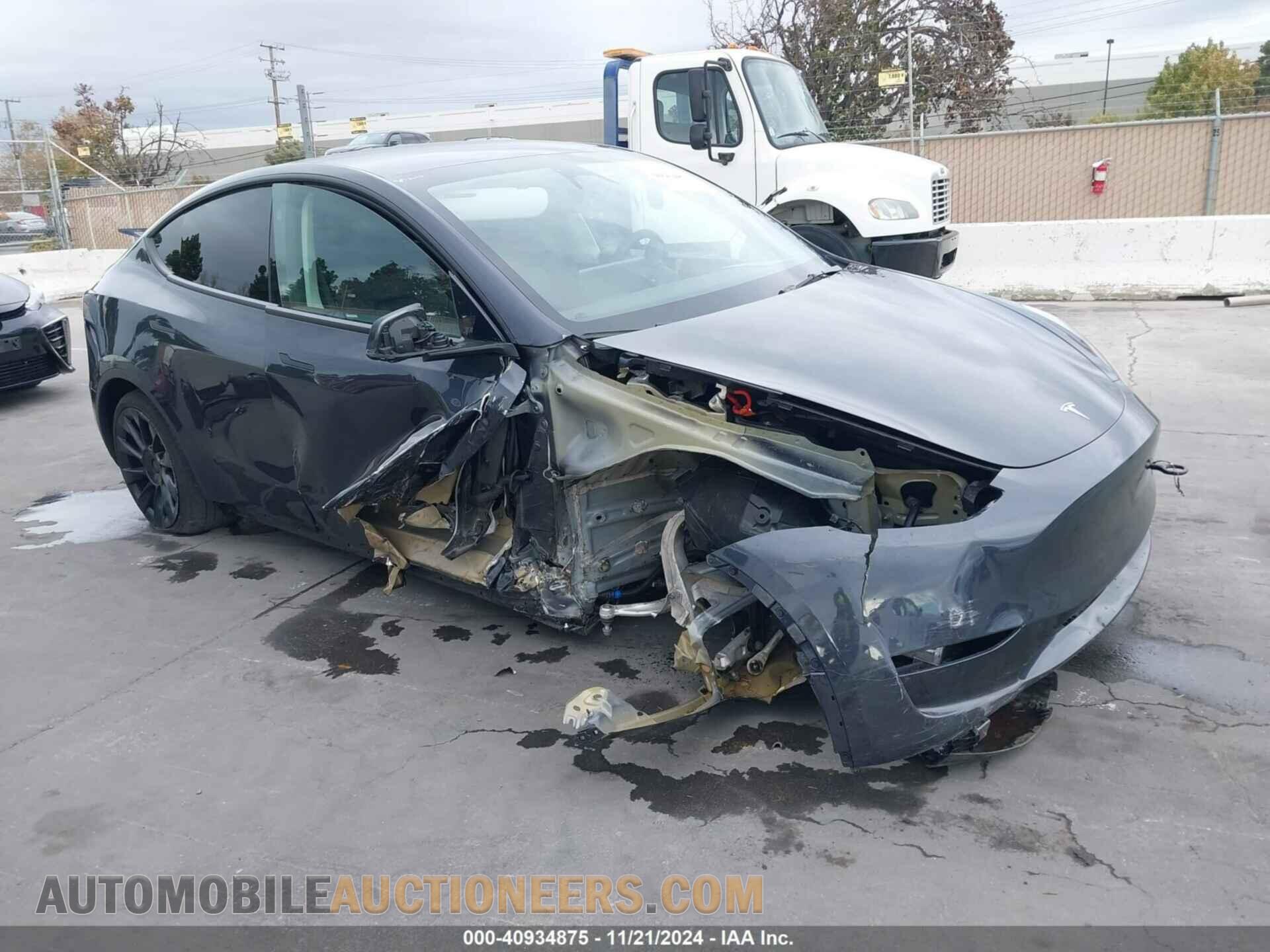 7SAYGDEE6RF025657 TESLA MODEL Y 2024