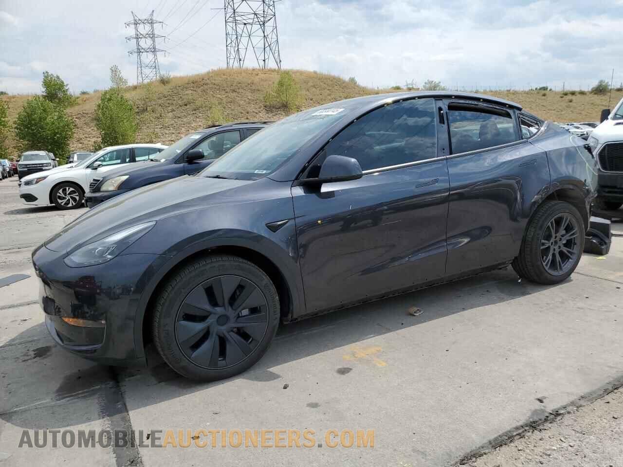 7SAYGDEE6RF114810 TESLA MODEL Y 2024