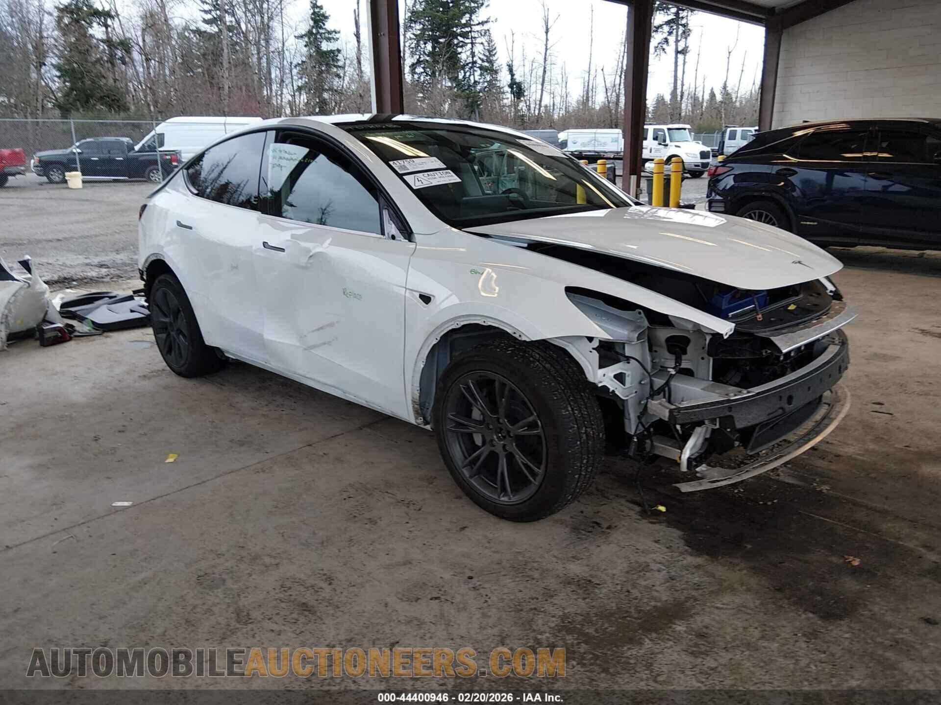 7SAYGDEE6RF155504 TESLA MODEL Y 2024