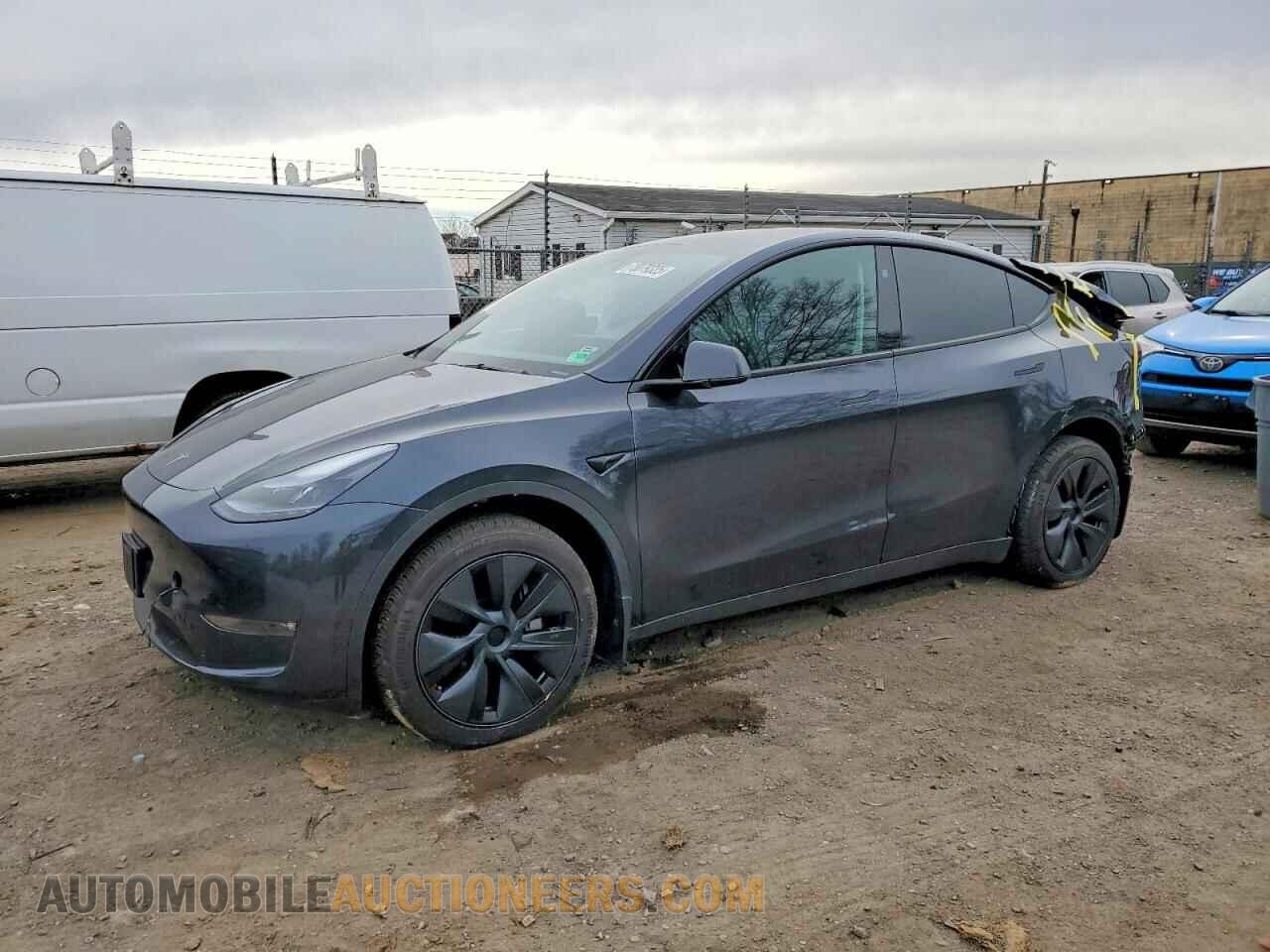 7SAYGDEE6RF181519 TESLA MODEL Y 2024