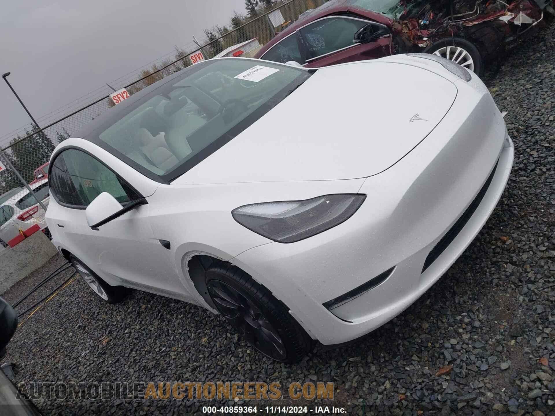 7SAYGDEE7RF083700 TESLA MODEL Y 2024