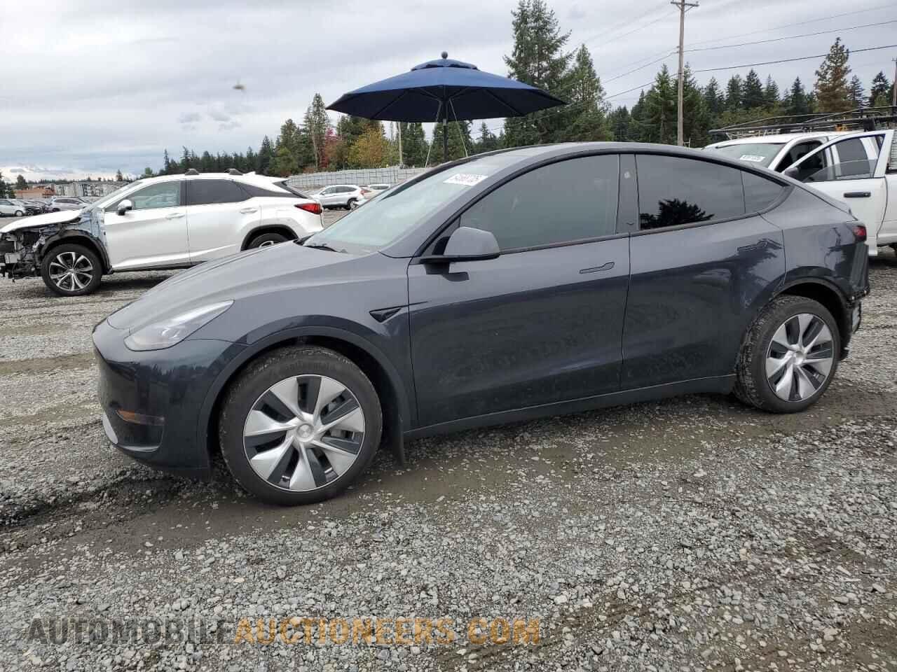 7SAYGDEE8RF017043 TESLA MODEL Y 2024