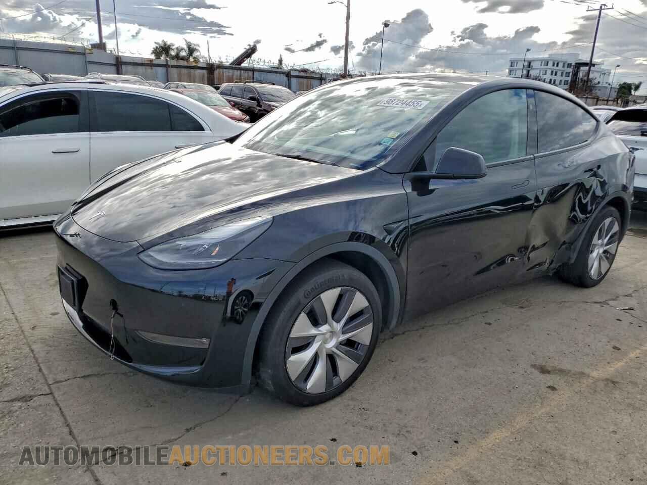 7SAYGDEE8RF081602 TESLA MODEL Y 2024