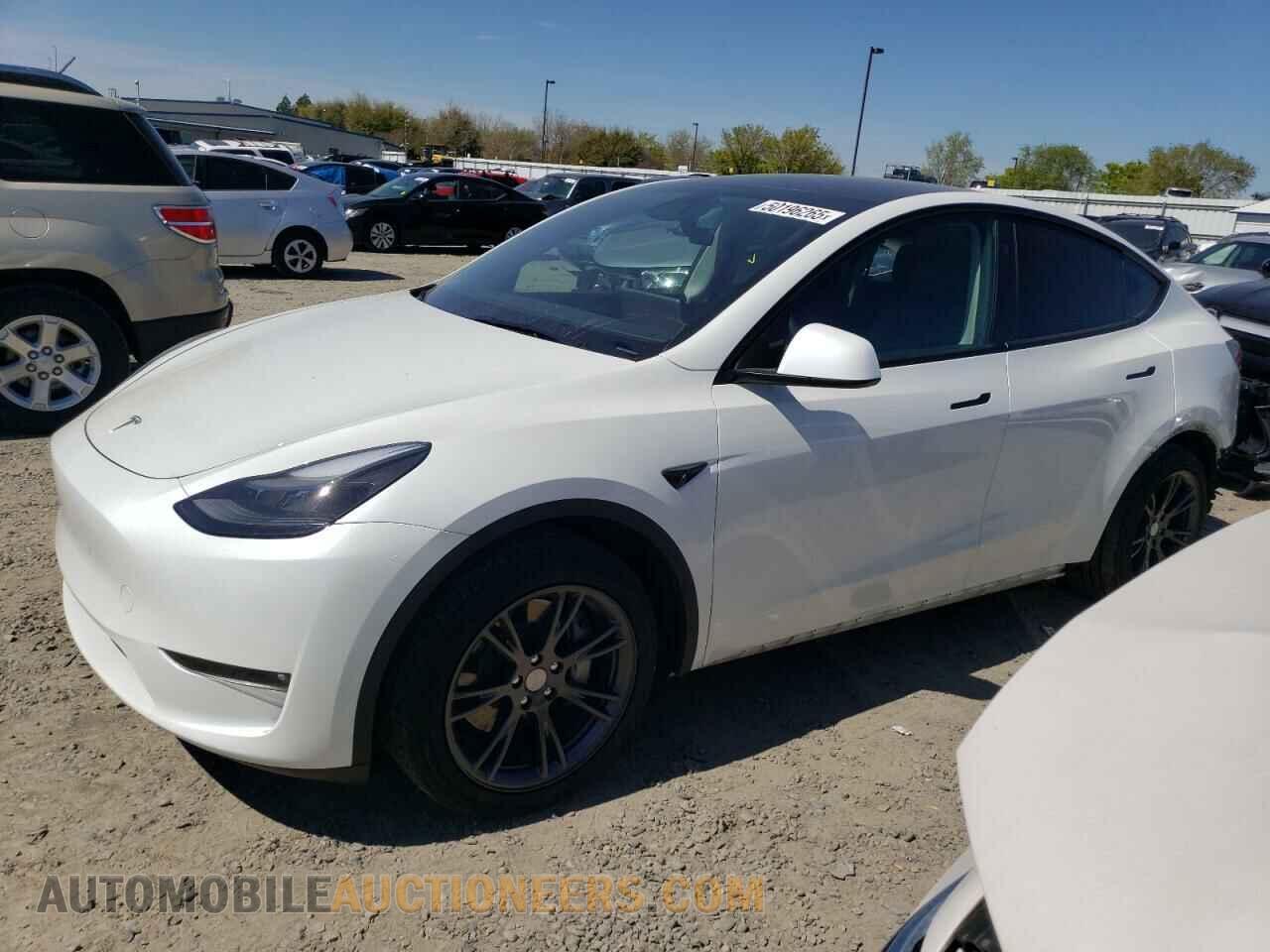 7SAYGDEE8RF123153 TESLA MODEL Y 2024