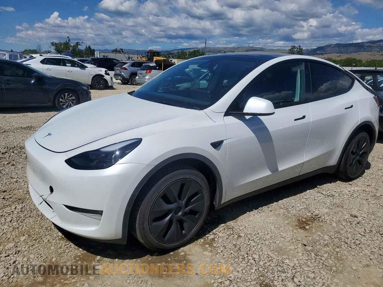 7SAYGDEE8RF185636 TESLA MODEL Y 2024