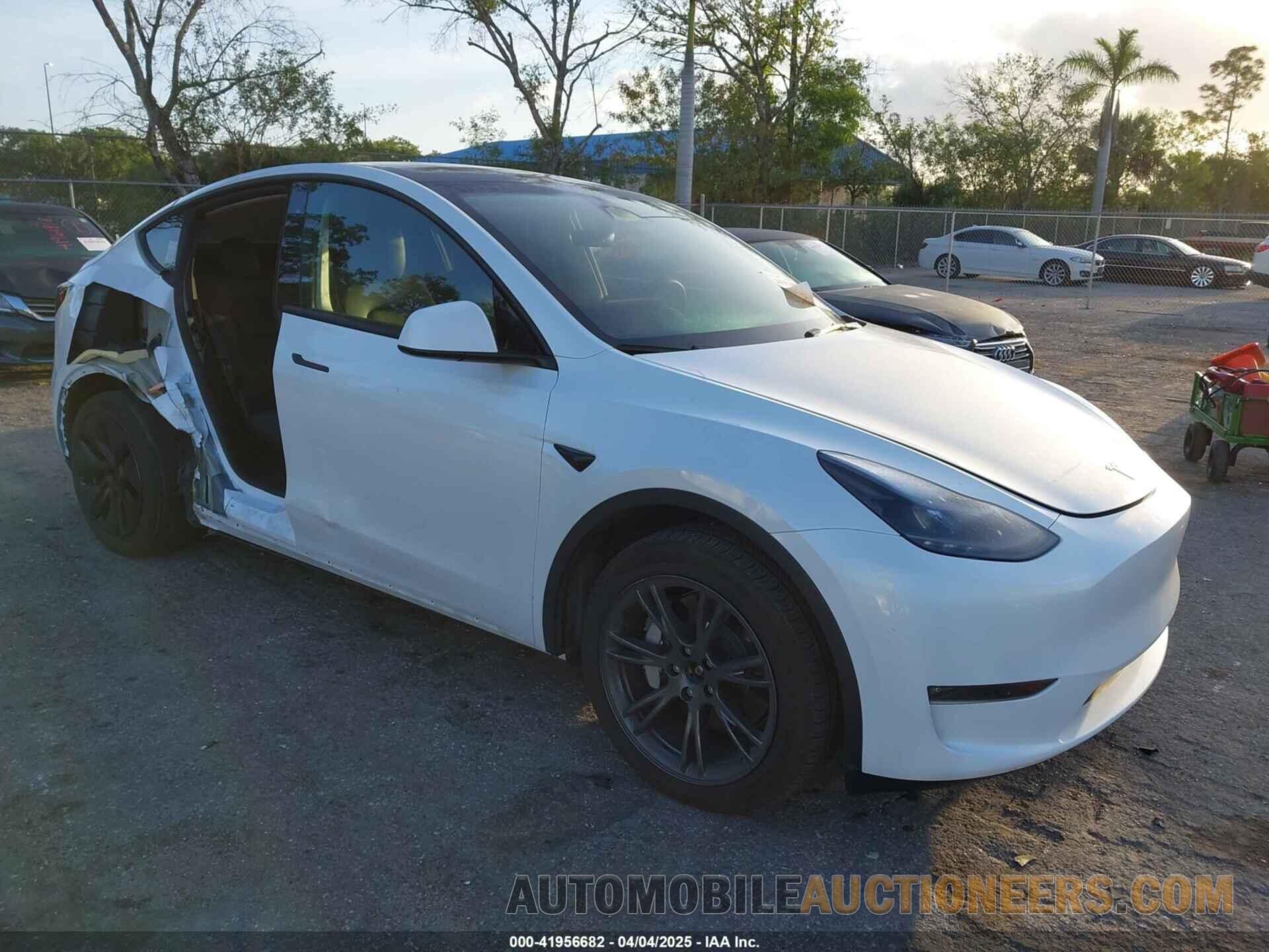 7SAYGDEE9RA291266 TESLA MODEL Y 2024