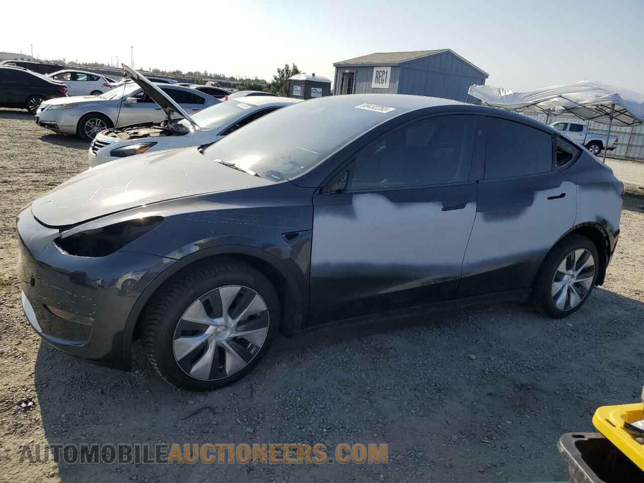 7SAYGDEE9RF025247 TESLA MODEL Y 2024
