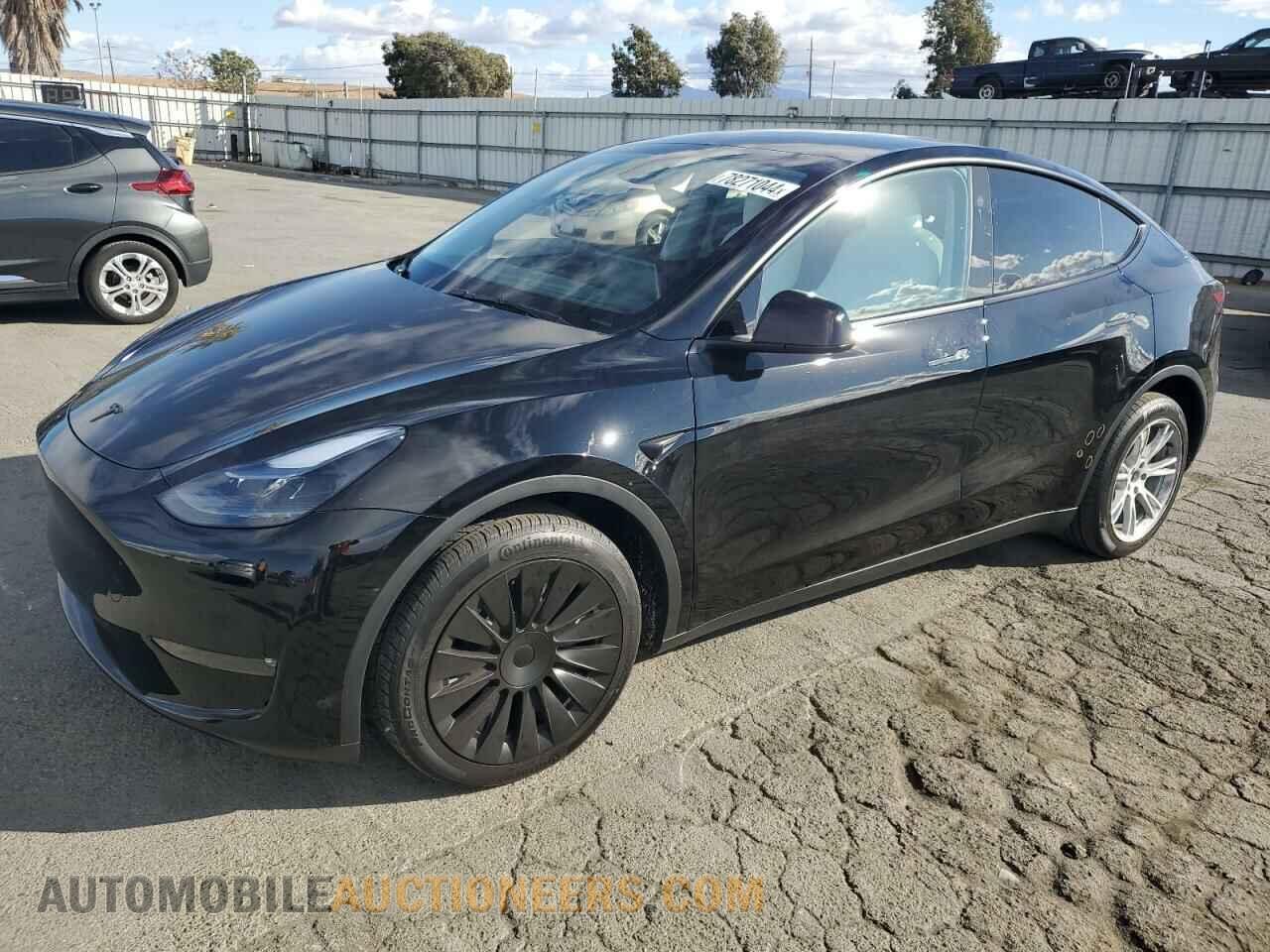 7SAYGDEE9RF054778 TESLA MODEL Y 2024