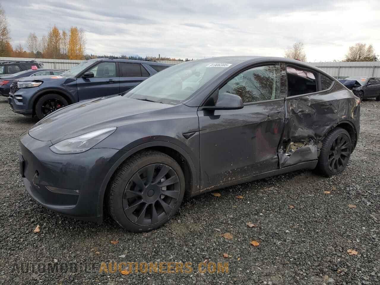 7SAYGDEE9RF067708 TESLA MODEL Y 2024