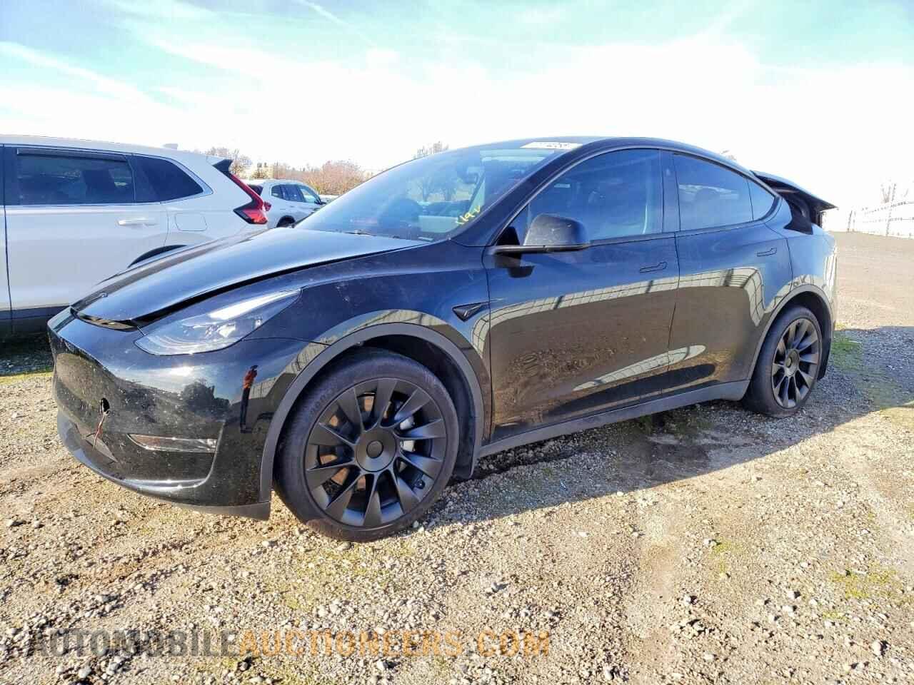 7SAYGDEE9RF070141 TESLA MODEL Y 2024
