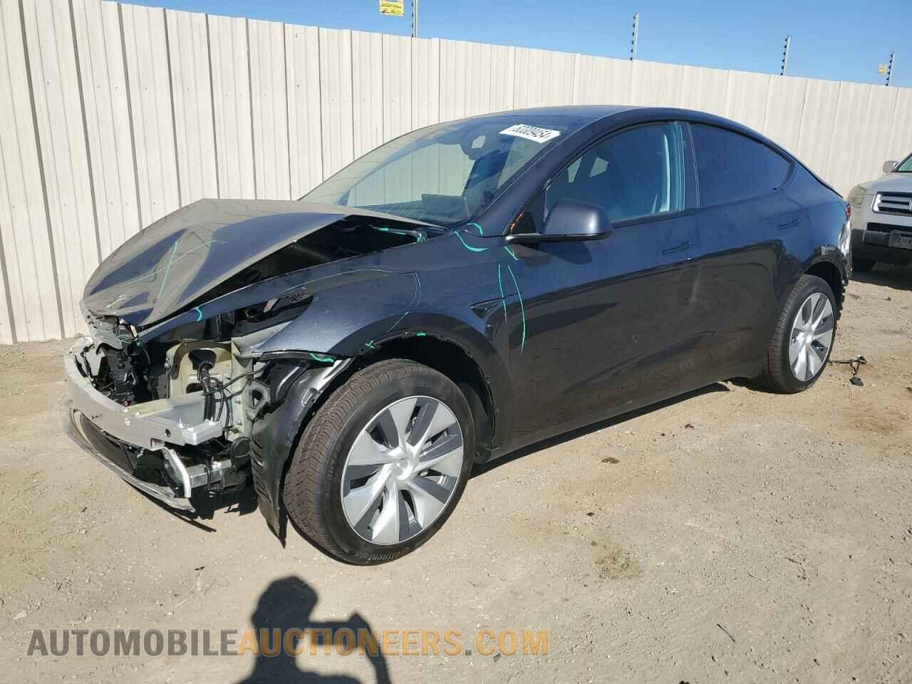 7SAYGDEE9RF070673 TESLA MODEL Y 2024
