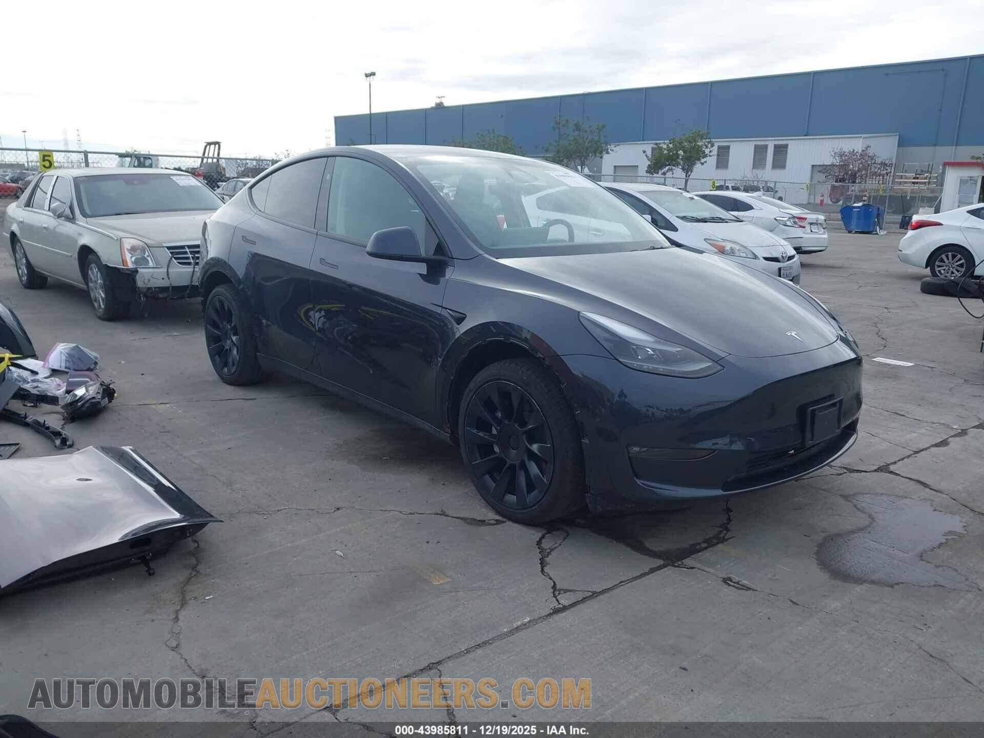 7SAYGDEE9RF071449 TESLA MODEL Y 2024
