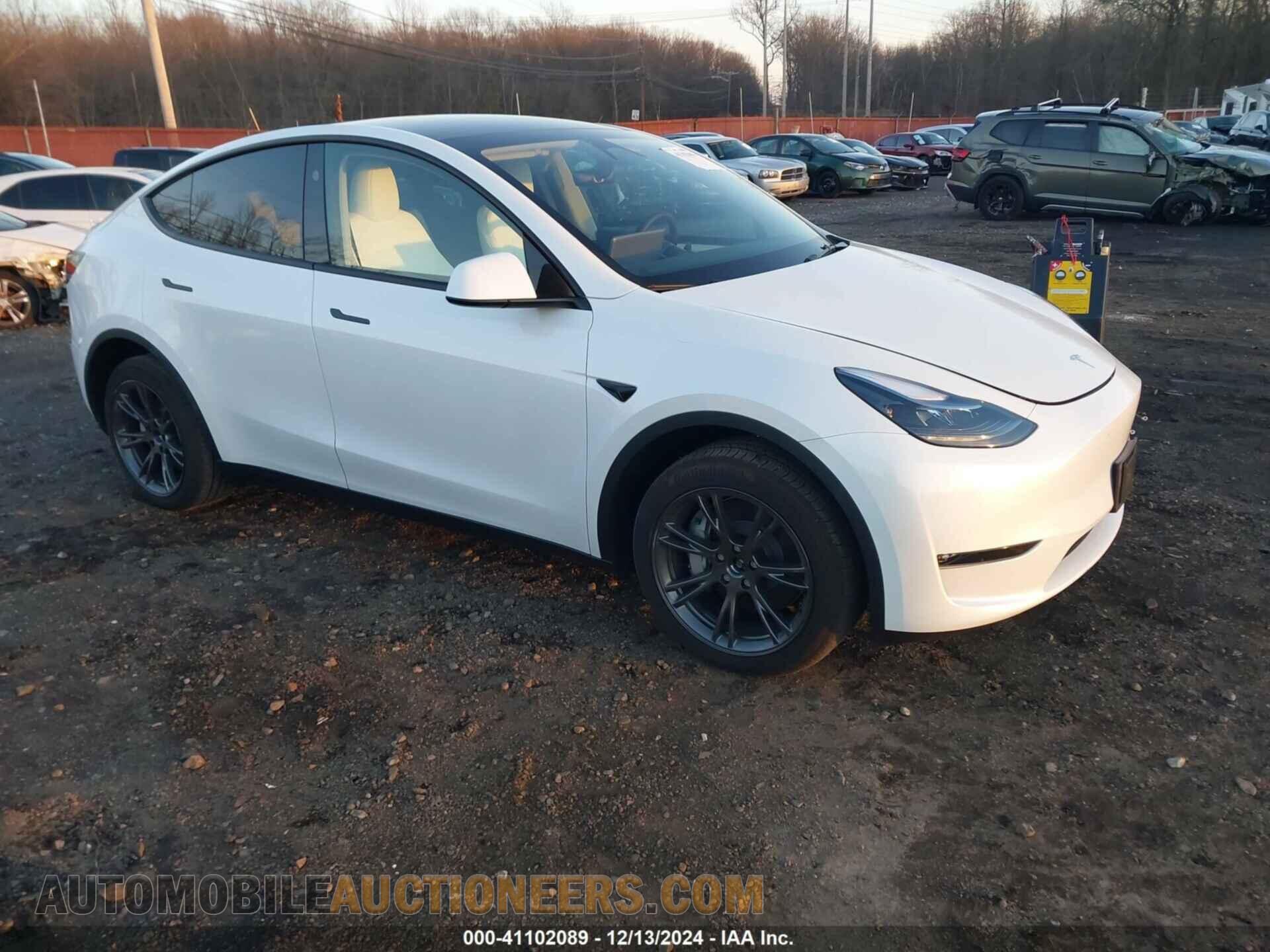 7SAYGDEE9RF180607 TESLA MODEL Y 2024