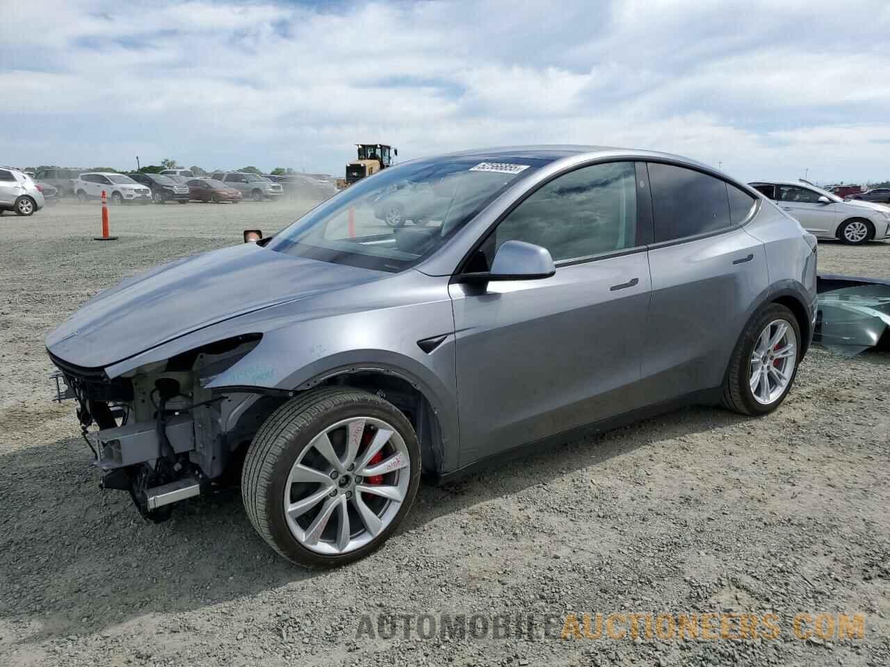 7SAYGDEFXSF310070 TESLA MODEL Y 2025