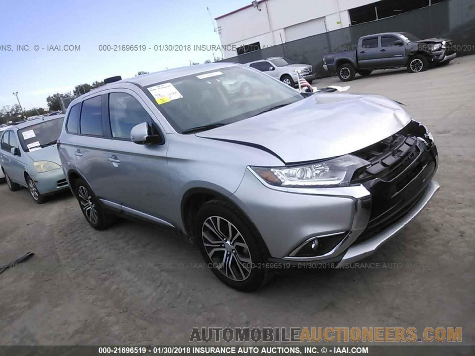 JA4AD3A32JZ000396 Mitsubishi Outlander 2018