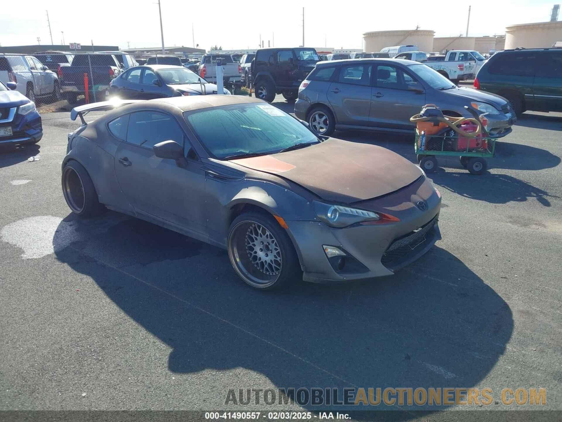 JF1ZNAA13D2704909 SCION FR-S 2013