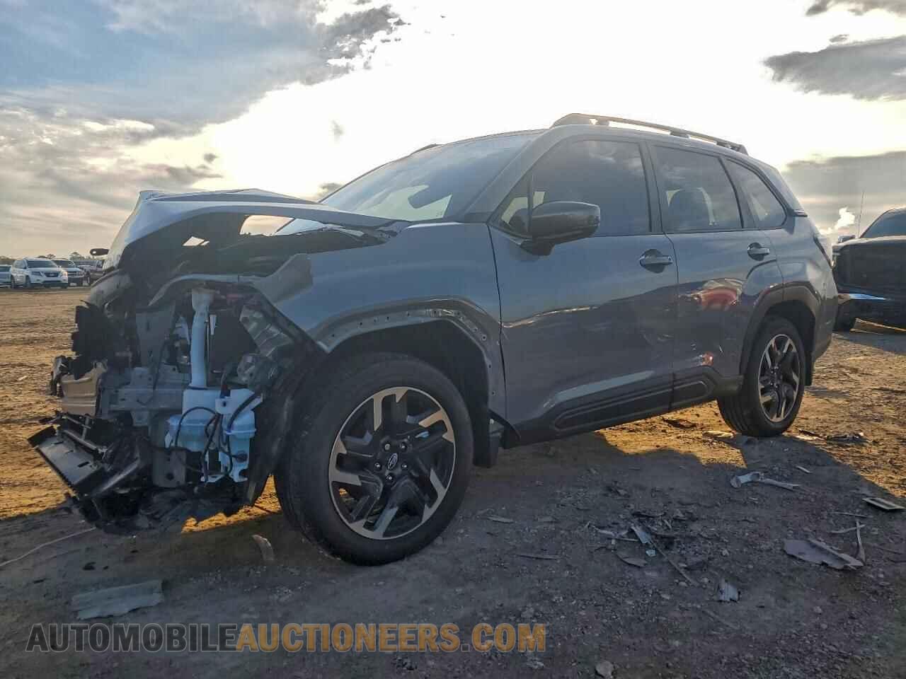 JF2SLDRC2SH598392 SUBARU FORESTER 2025