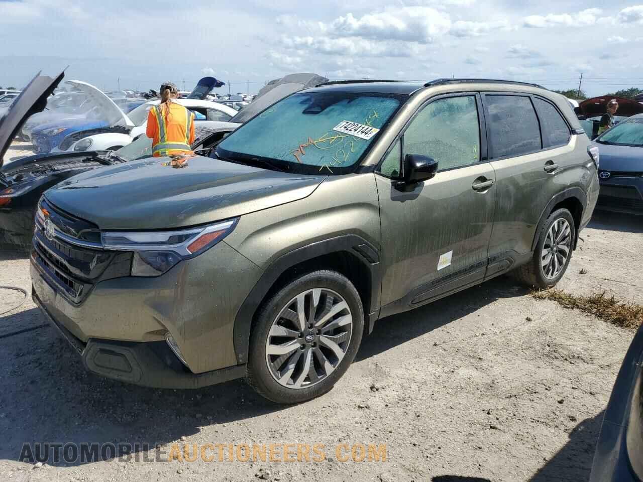 JF2SLDTC4SH453668 SUBARU FORESTER 2025