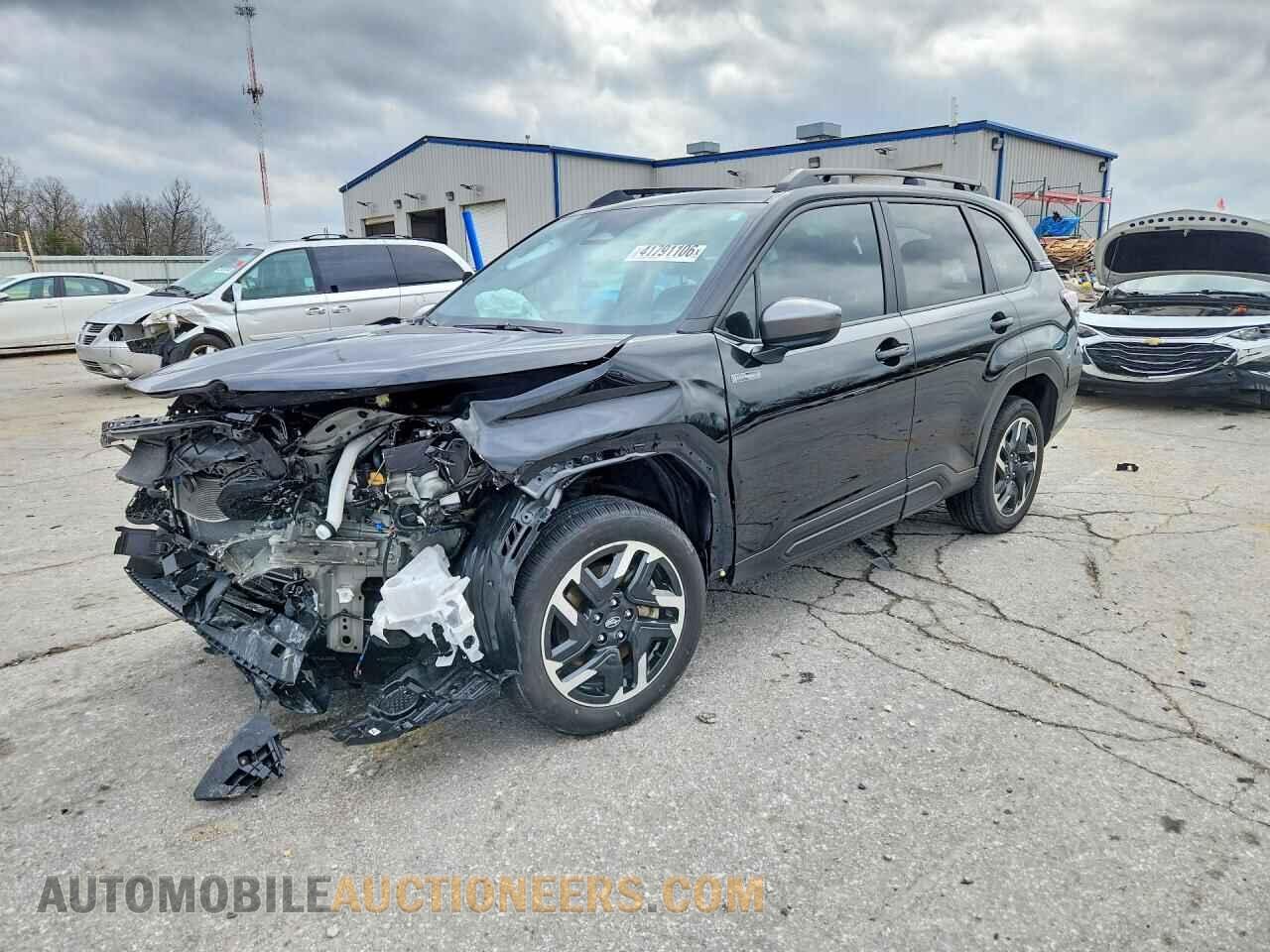 JF2SLSED2SH433705 SUBARU FORESTER 2025