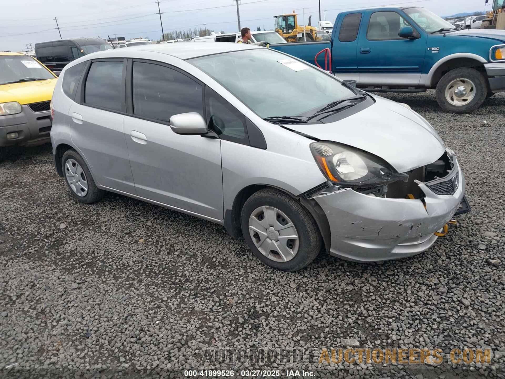 JHMGE8H37DC068392 HONDA FIT 2013