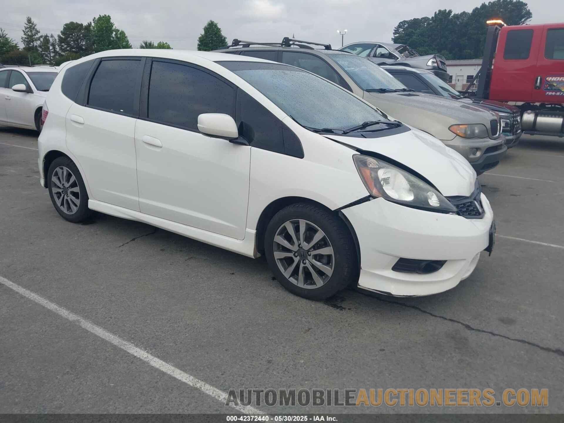 JHMGE8H60DC068082 HONDA FIT 2013