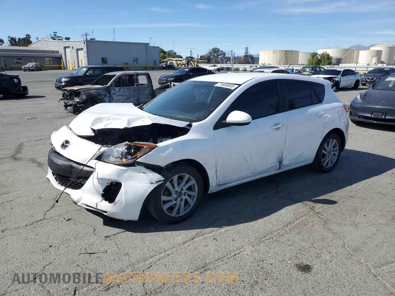 JM1BL1LP9D1836582 MAZDA 3 2013