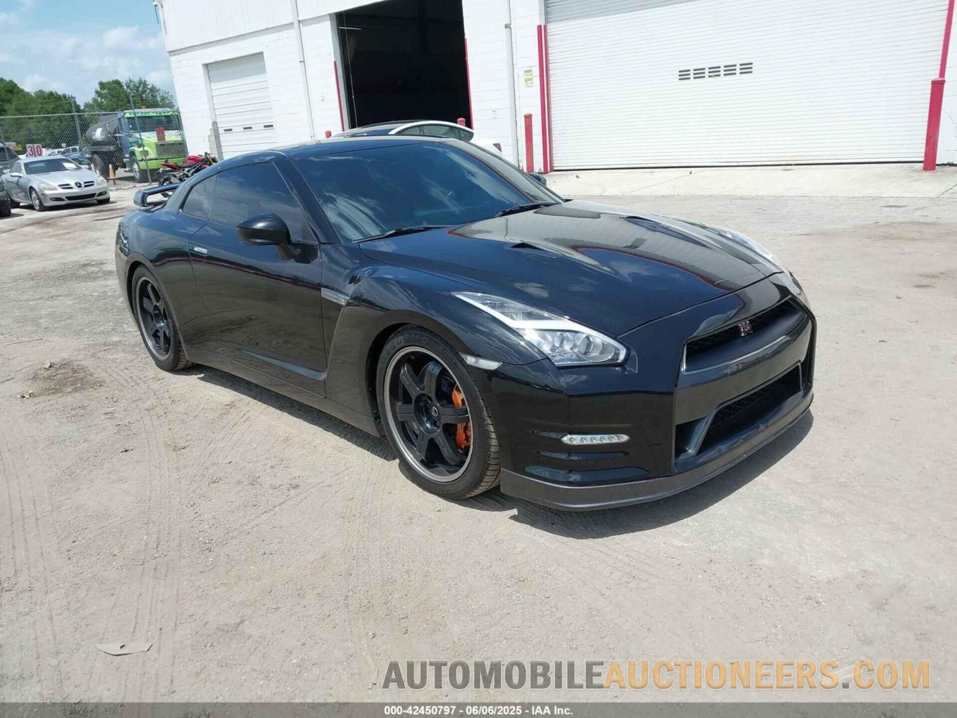 JN1AR5EF3DM260799 NISSAN GT-R 2013