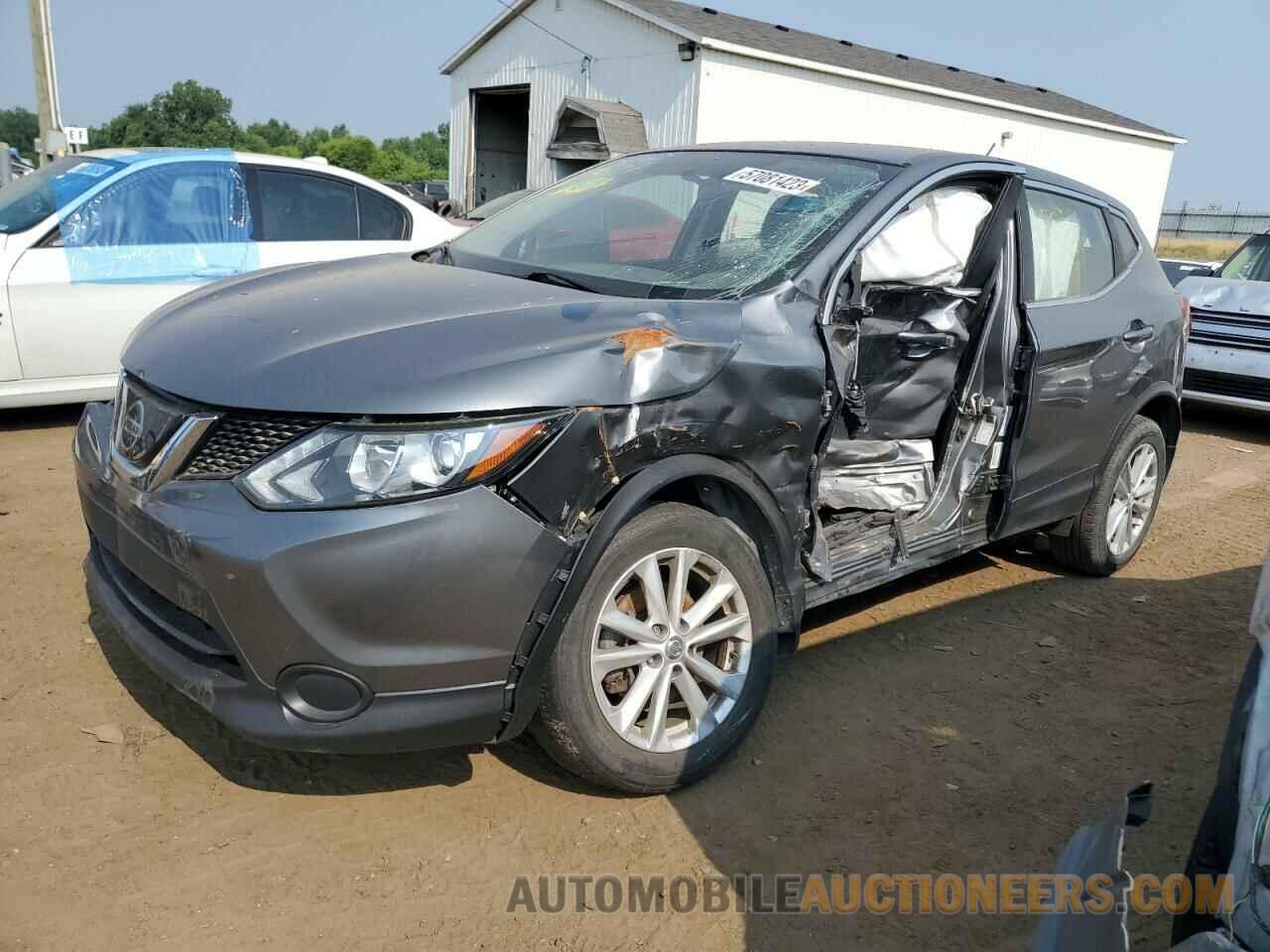 JN1BJ1CP8JW155529 NISSAN ROGUE 2018