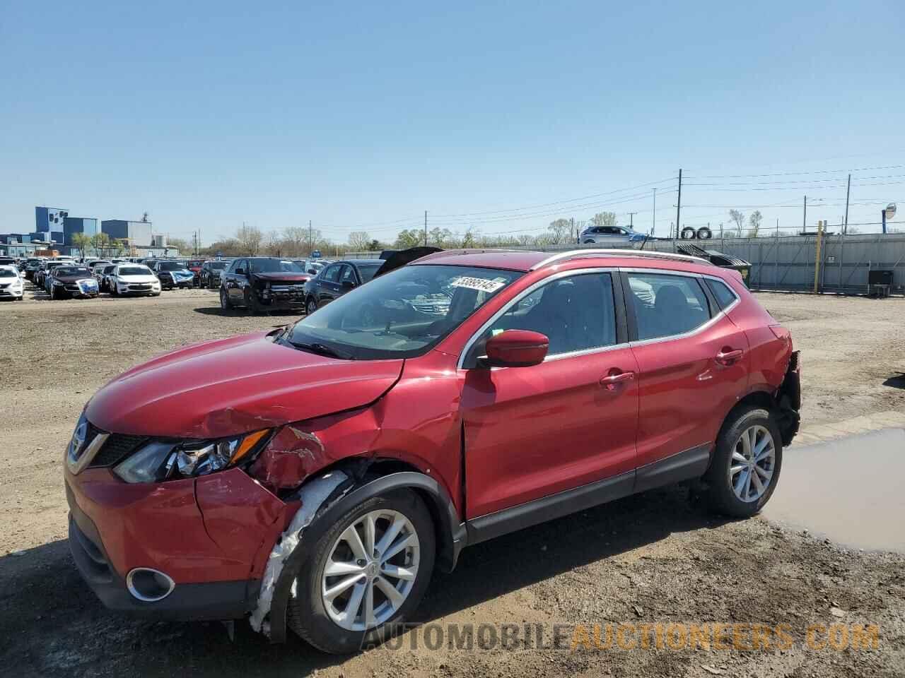 JN1BJ1CR8HW125684 NISSAN ROGUE 2017