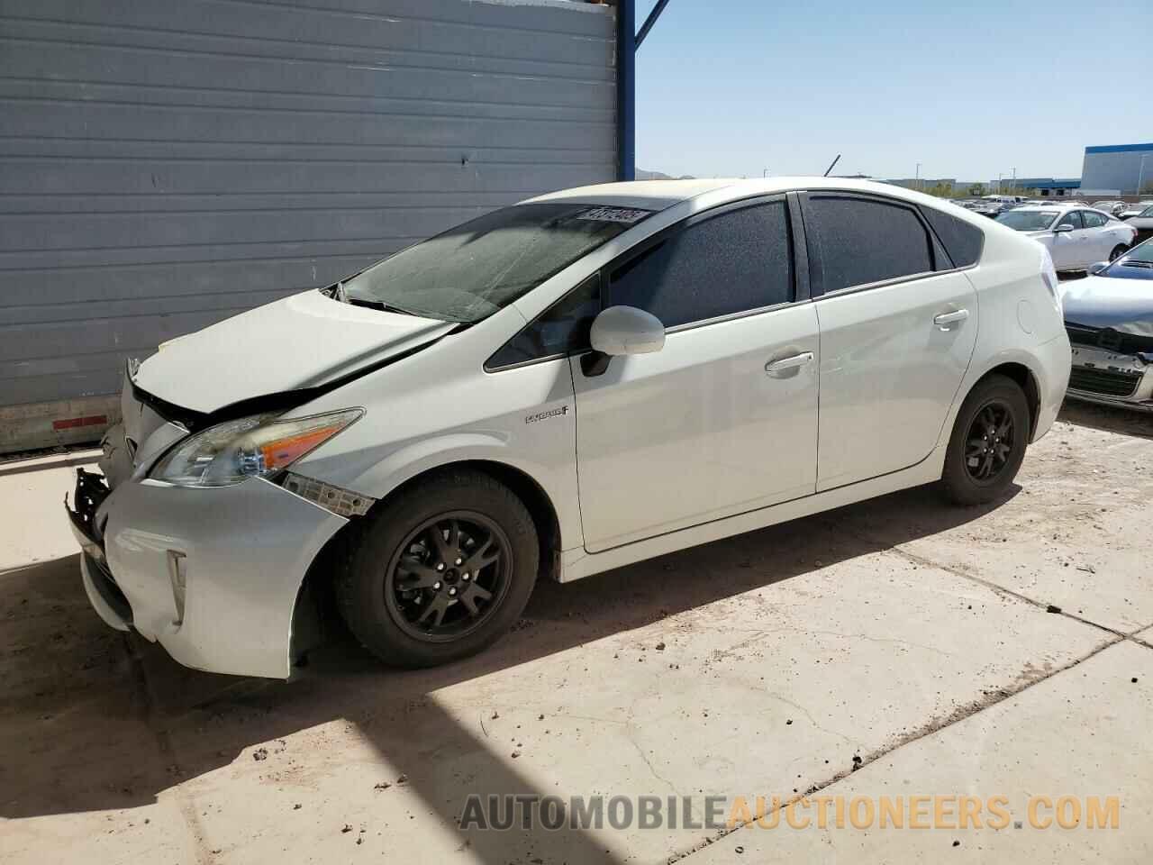 JTDKN3DU2D1647010 TOYOTA PRIUS 2013