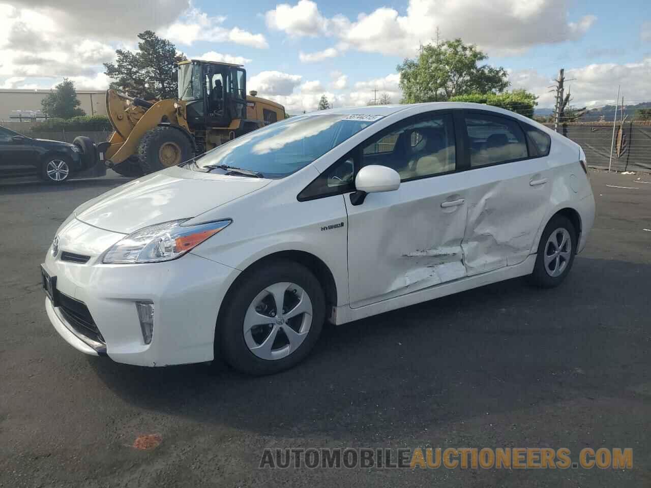 JTDKN3DU5F1982409 TOYOTA PRIUS 2015