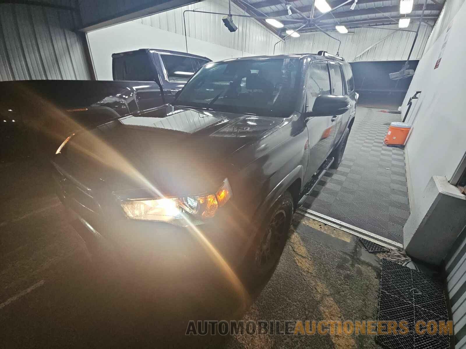 JTEFU5JR6M5244393 Toyota 4Runner SR5 2021