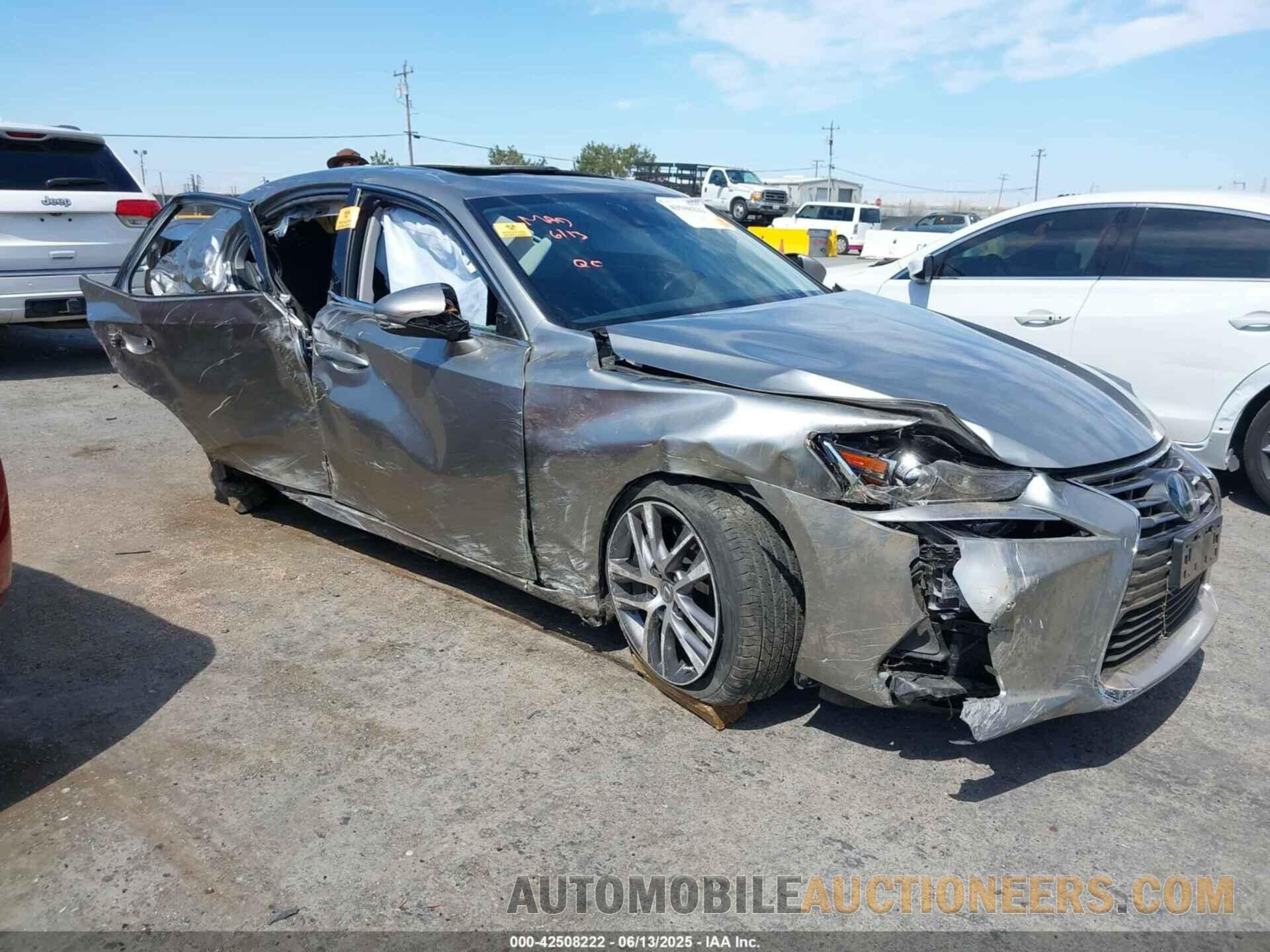 JTHBA1D29K5087411 LEXUS IS 300 2019