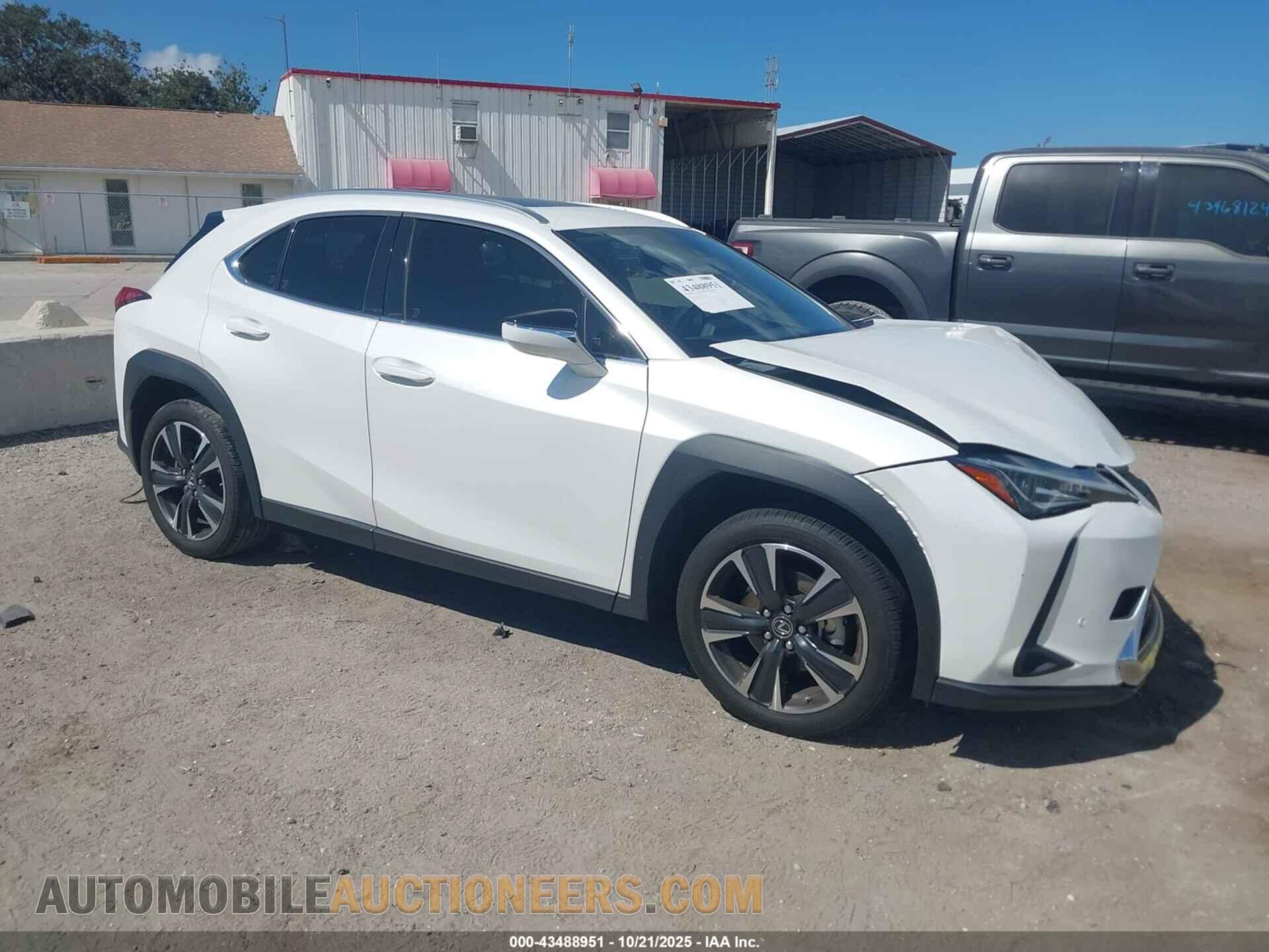JTHP3JBH2M2033606 LEXUS UX 200 2021