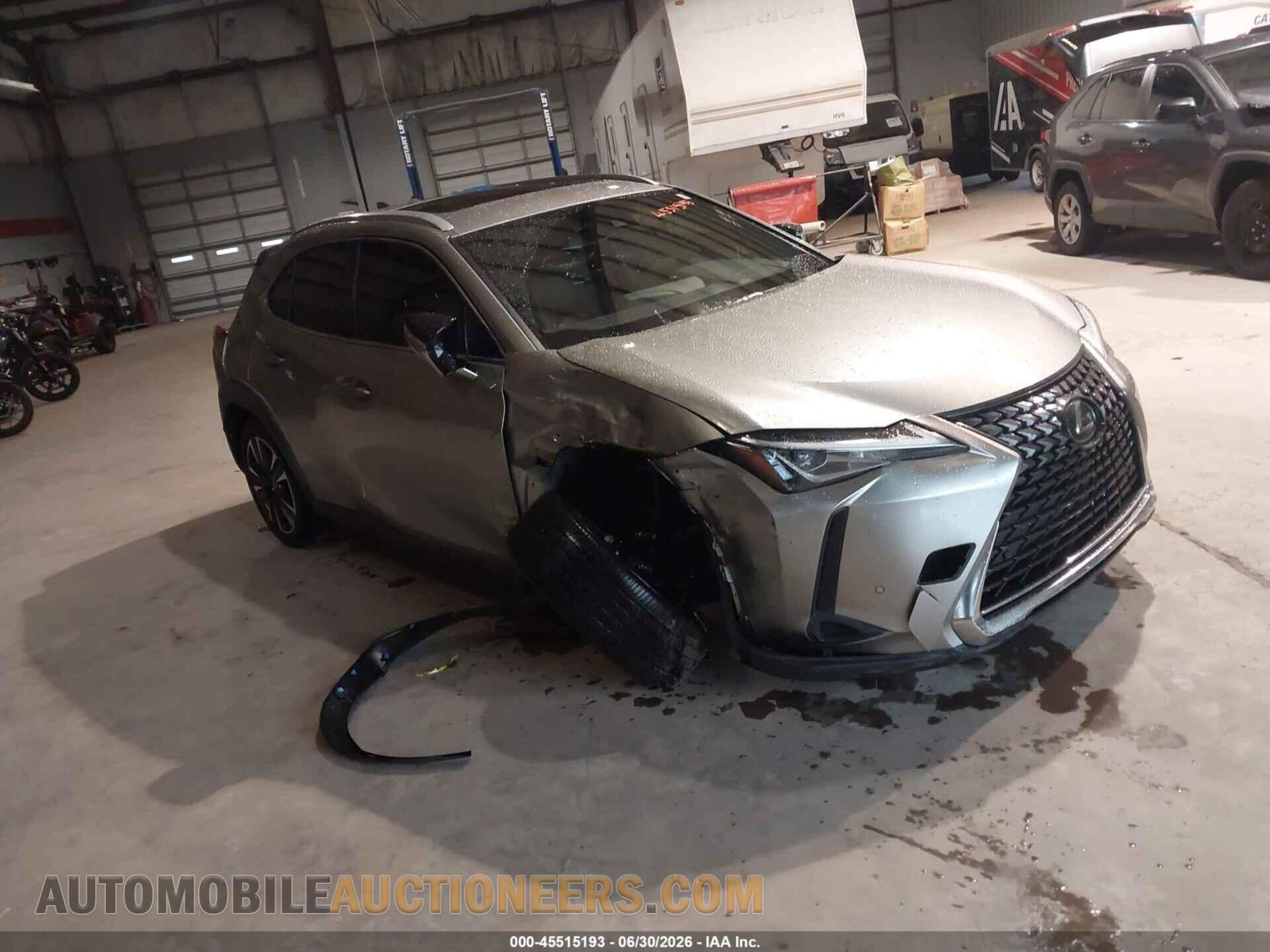JTHX3JBH2L2025052 LEXUS UX 200 2020