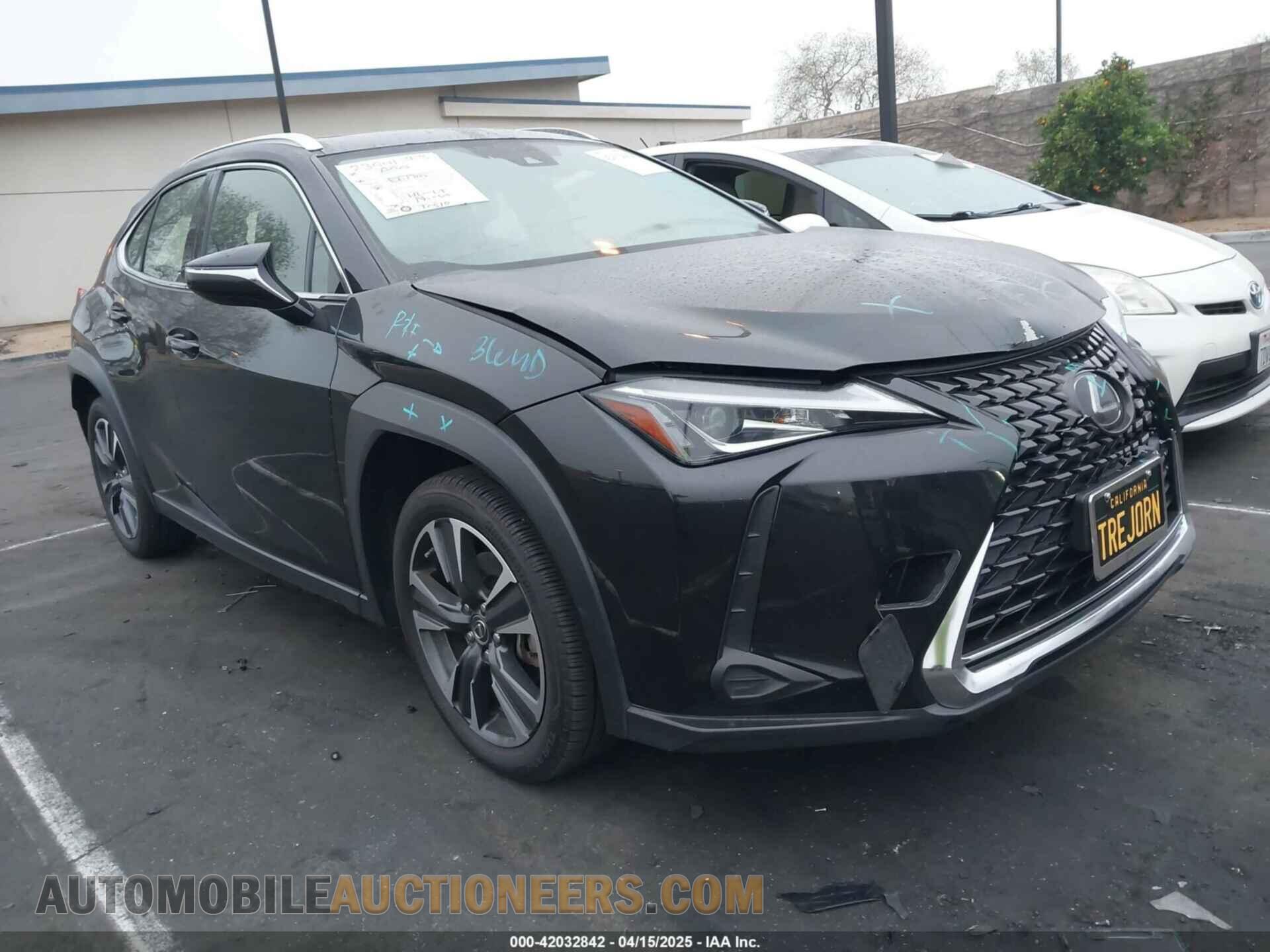 JTHY3JBH0K2013968 LEXUS UX 200 2019