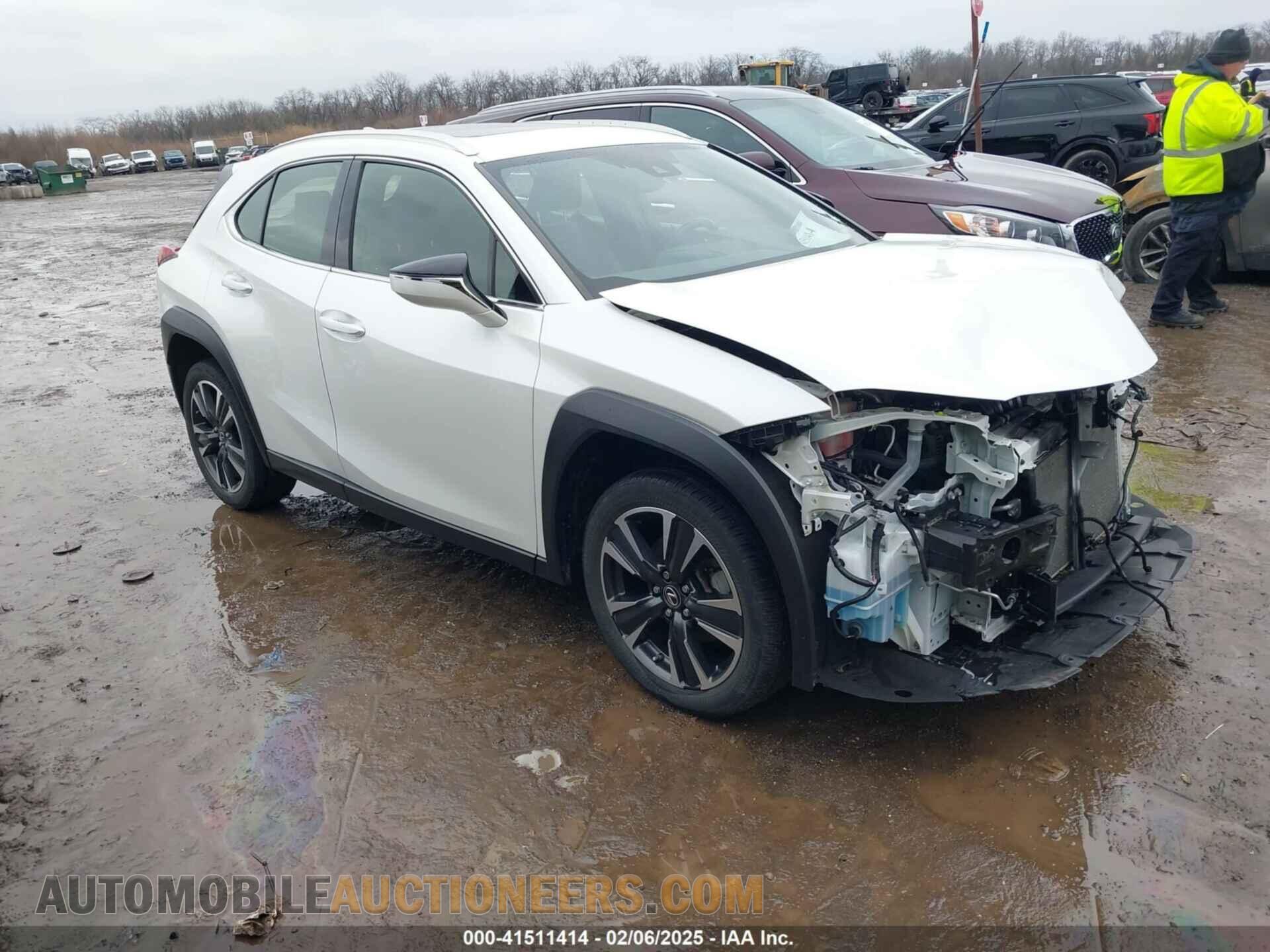 JTHY3JBH0K2016305 LEXUS UX 200 2019